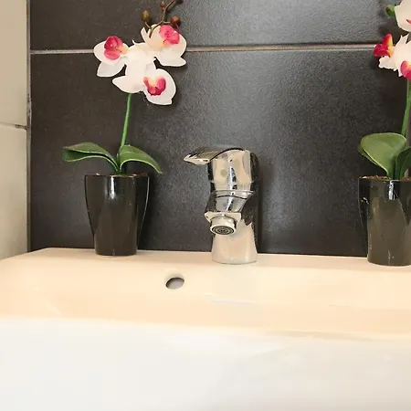 Green Bay Penthouse 1 شقة